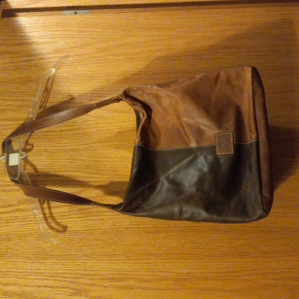 Womens milo two tone shoulder bag . Genuine leather purse needs interior cleanin